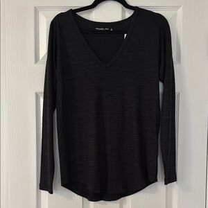 Abercrombie Black V-Neck Women's Top